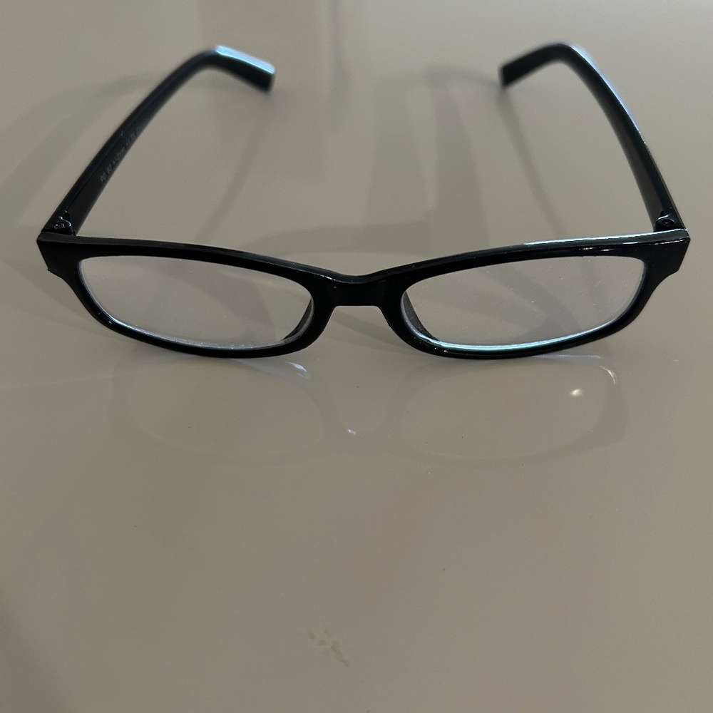 BLACK FRAME READING GLASSES  STRENGTH +1,75